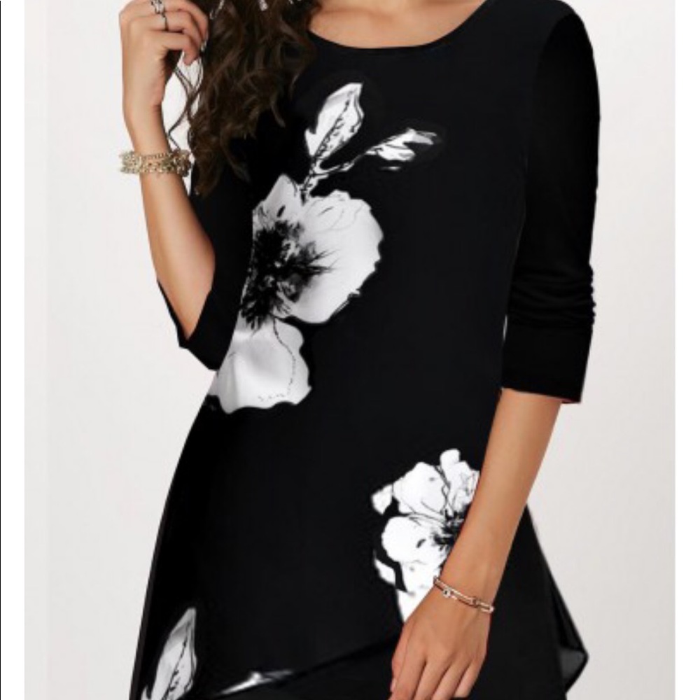 Black and White tunic NWOT